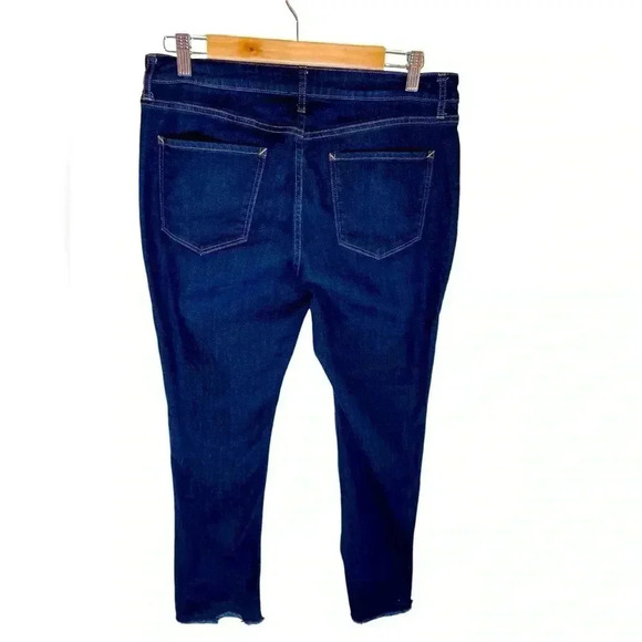 NEW a.n.a Mid Rise Straight Leg Jeans Sz 10 - Picture 2 of 4